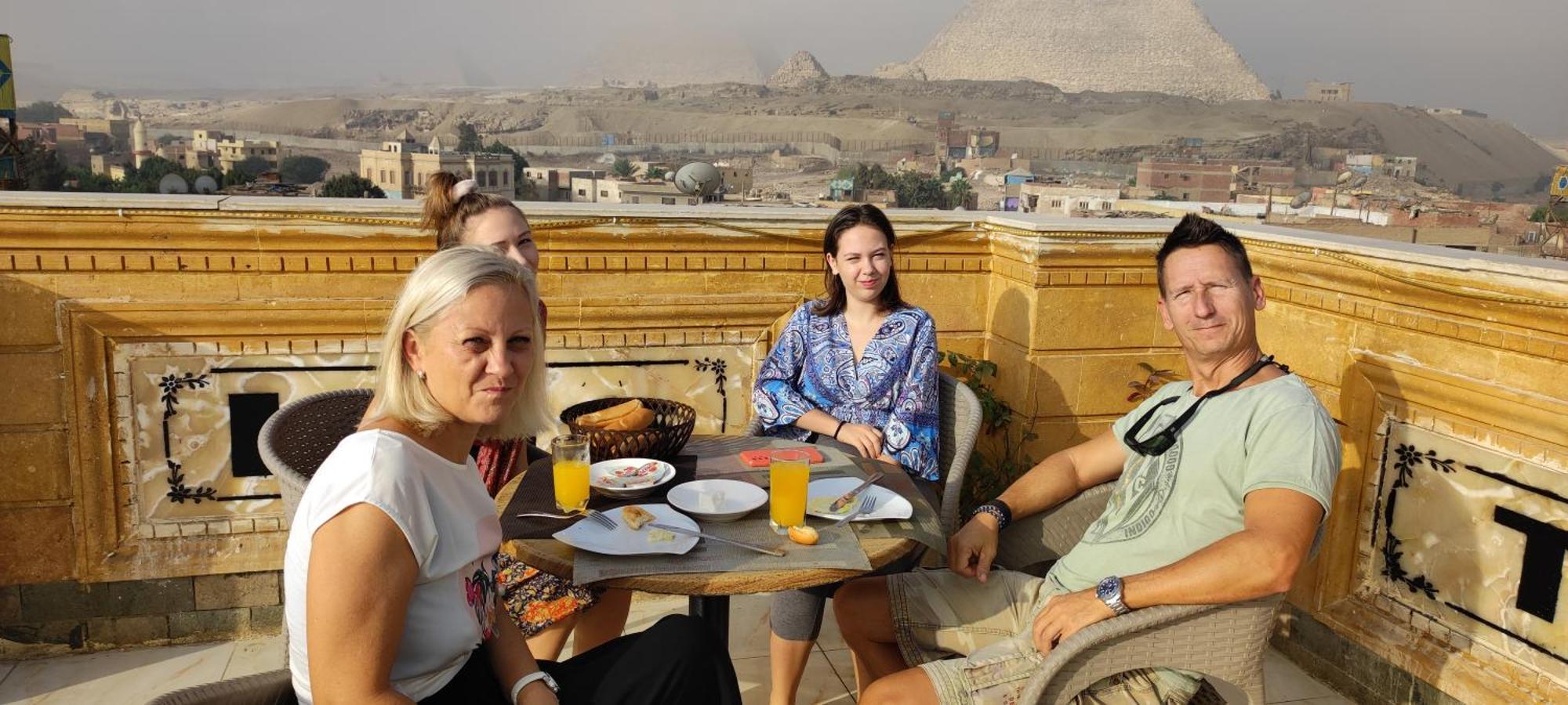 Hotel Pyramids Kingdom Kafret el-Gabal Exterior foto
